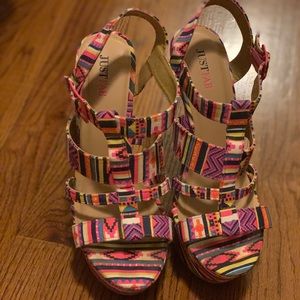 Multicolor wedges